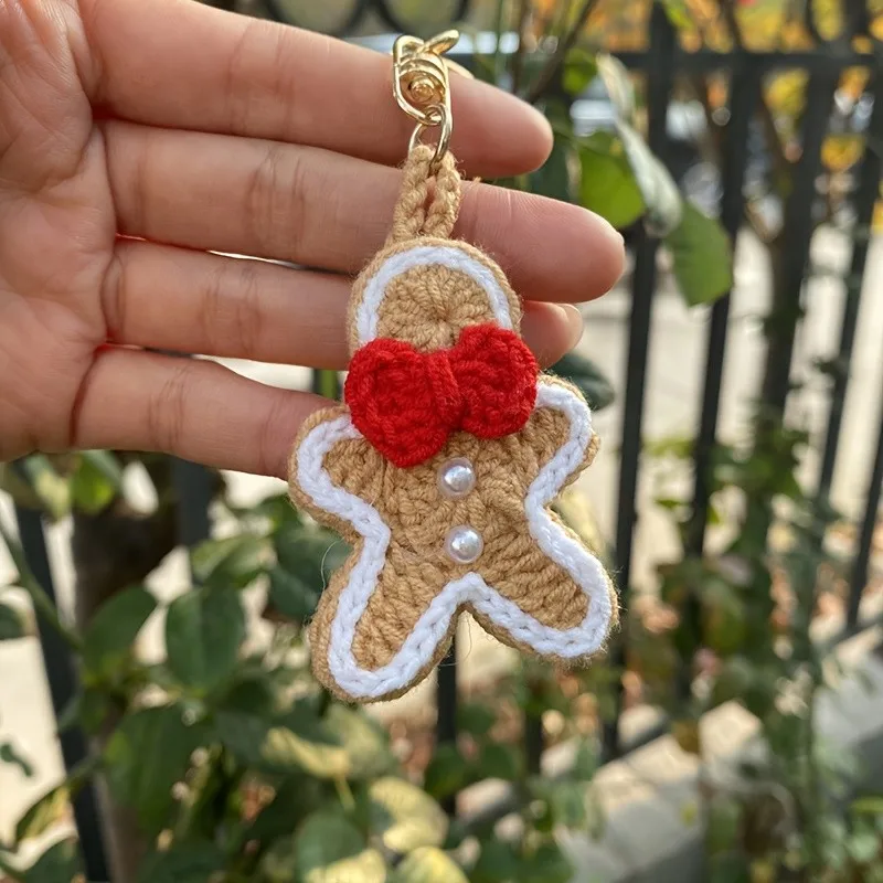 

Christmas Gingerbread Man Keychain Exquisite Ornaments, Finished Products of Gingerbread Men Knitted with Yarn, Perfect Gift