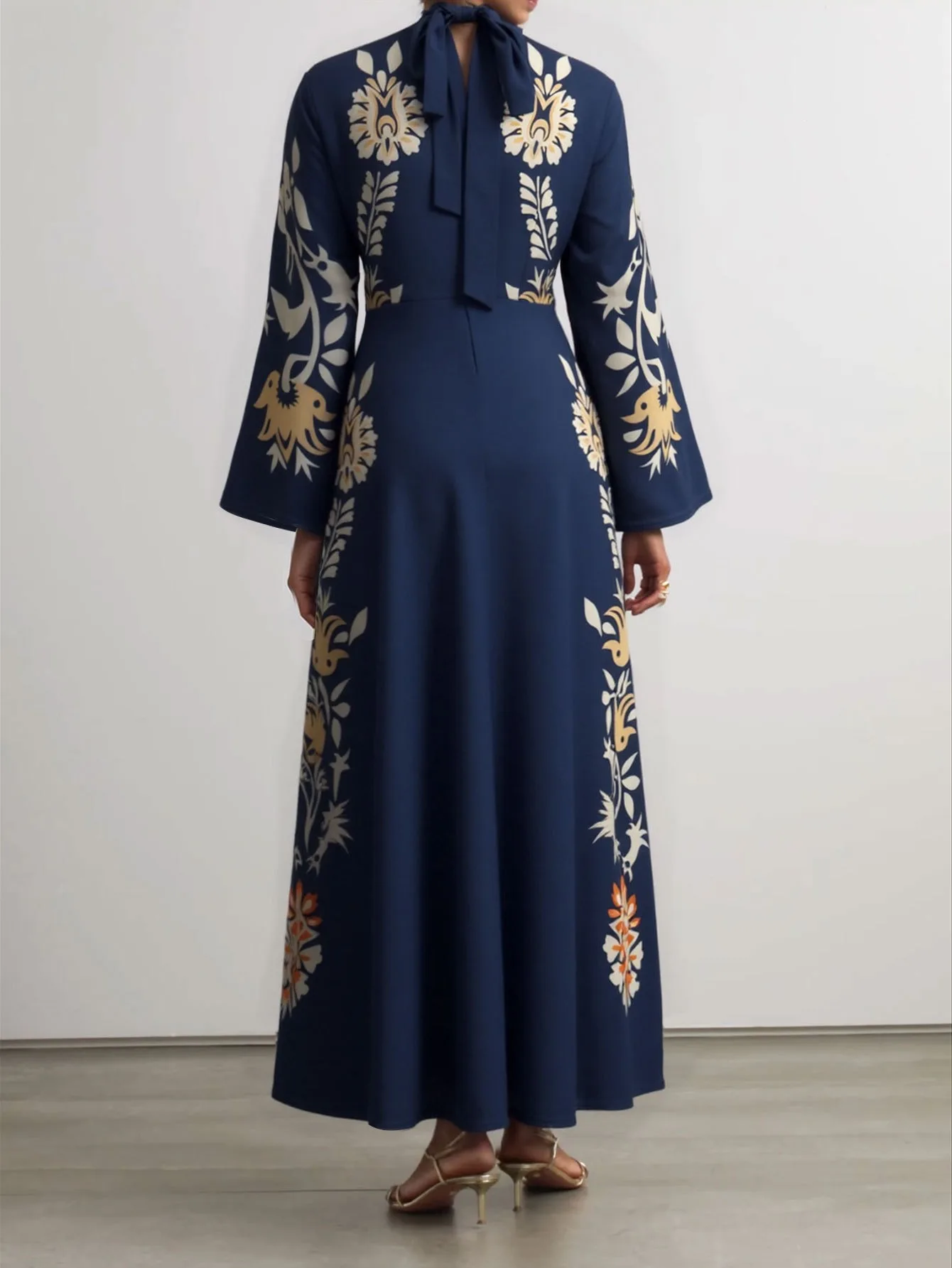 Elegantes Damen-Maxikleid mit Vintage-Blumendruck, hohem Kragen, ausgestellten langen Ärmeln, Herbst 2026, schlichtes, lockeres A-Linien-Partykleid. – Detail 9