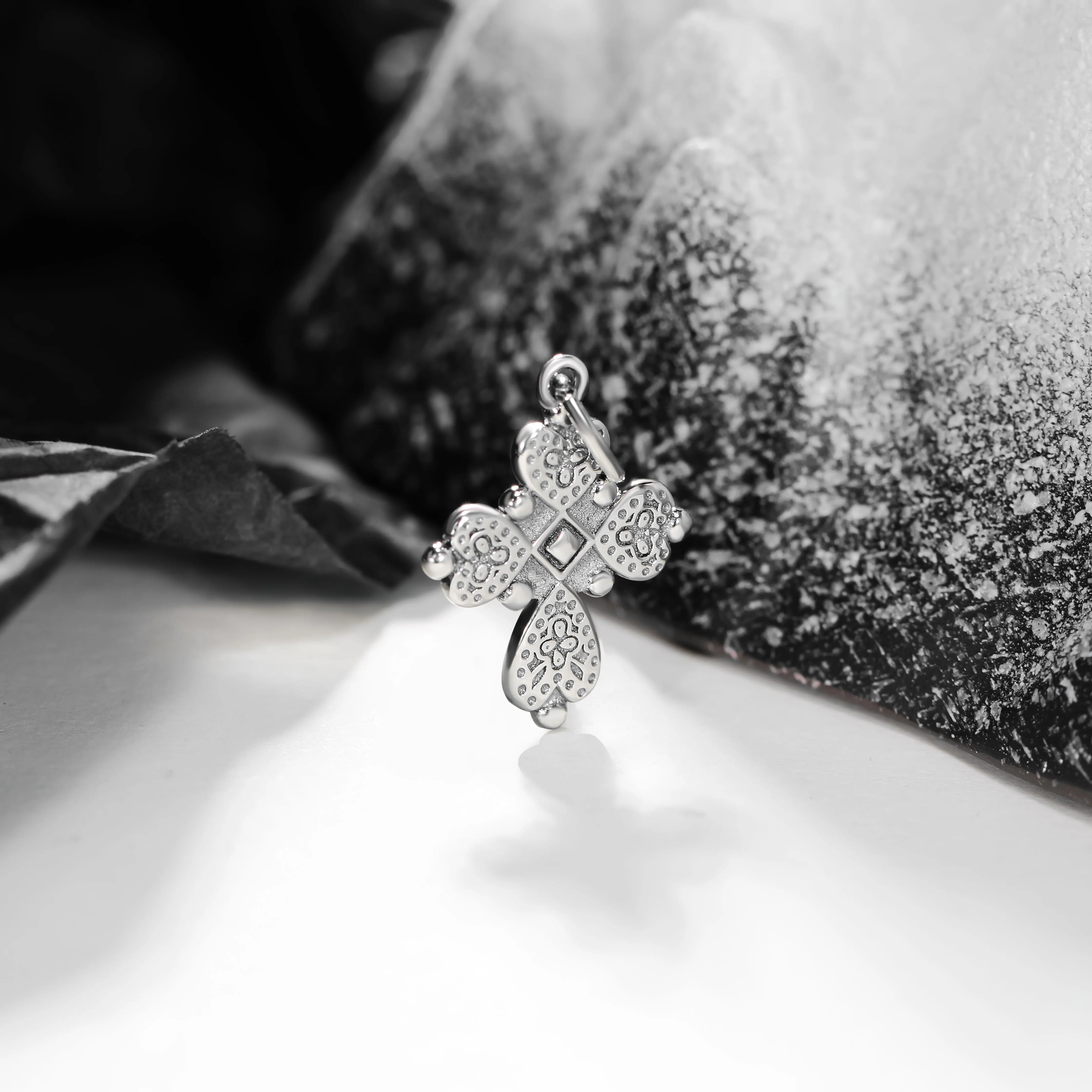 

DJ106 genuine 925 sterling silver fashionable and exquisite keychain accessory, sincerely dedicated to the cross pendant