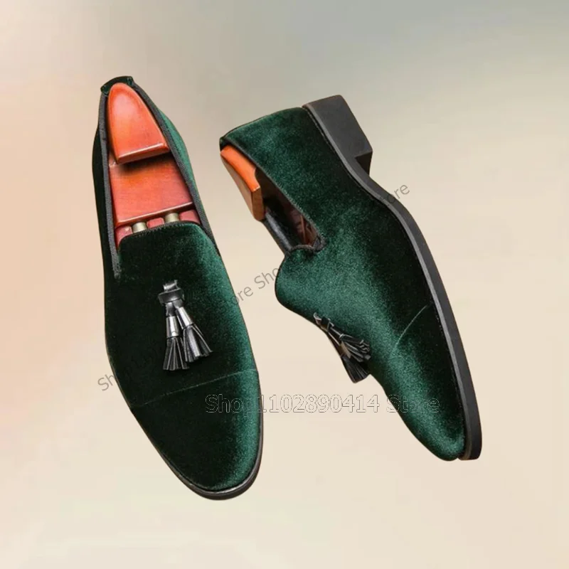 

Green Black Corduroy Tassels Decor Men Loafers Fashion Slip On Men Shoes Luxurious Handmade Party Feast Banquet Men Casual Shoes