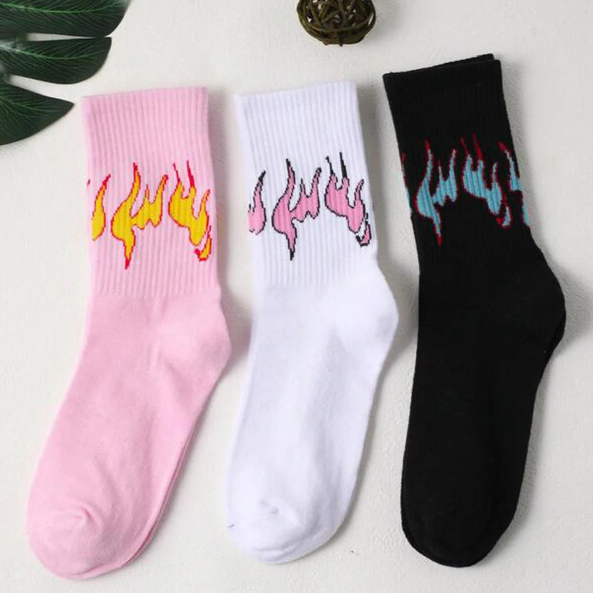 3pairs of spring trend personality Retro Flame Street hip-hop Europe and men and women couples in socks