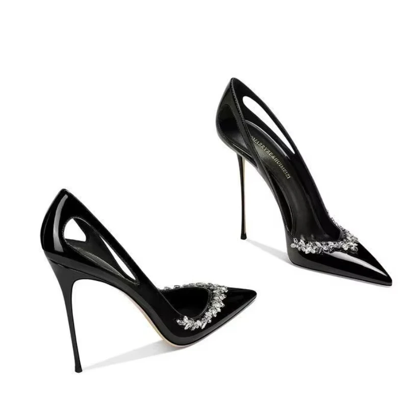 

Новинка 2025, модная черная женская обувь из лакированной кожи на высоком каблуке, женская обувь на тонком каблуке с острым носком и неглубоким носком