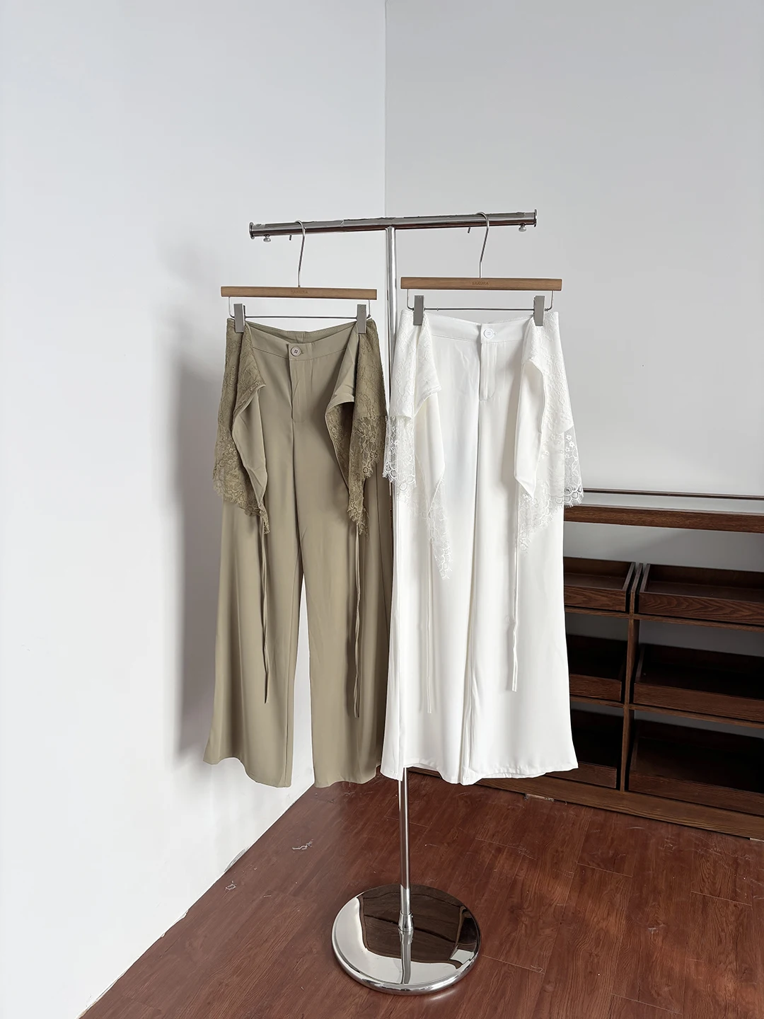 

Elegant High-Waist Lace Detail Commuter Pants Women's Summer 2026 New Korean Style Slimming Drapey Straight Leg Trousers