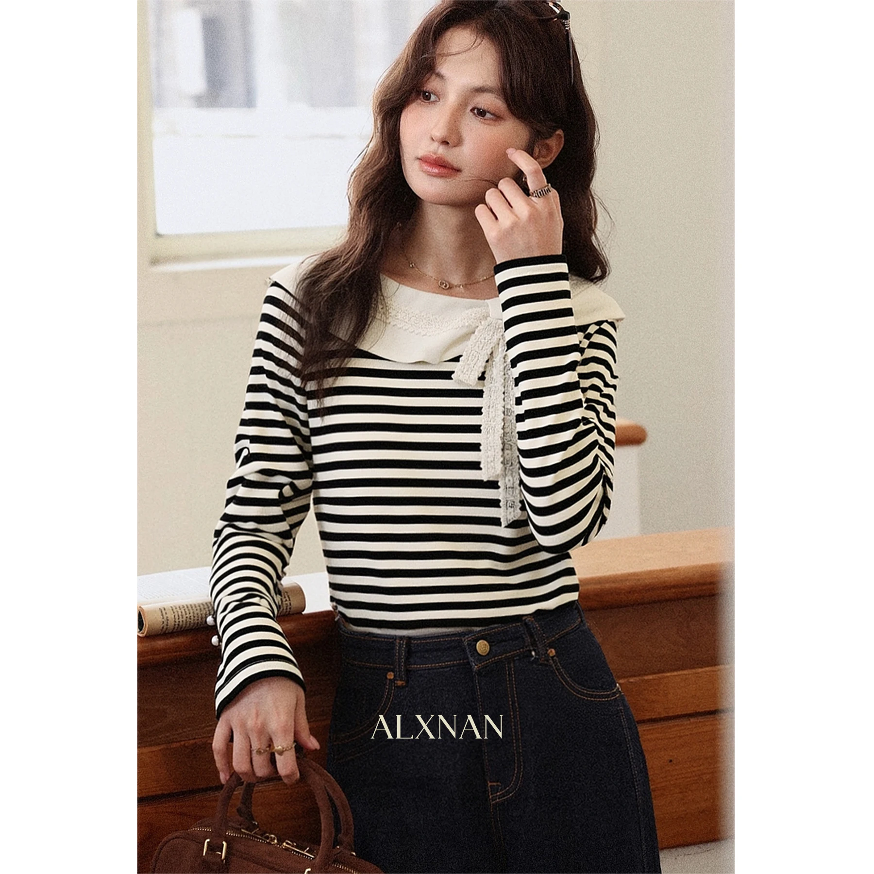 

ALXNAN Black White Striped T-shirt Women Lace Stitching Bow Neckline Elegant Long Sleeve T-shirt Loose-fit Female Tops L559112-1