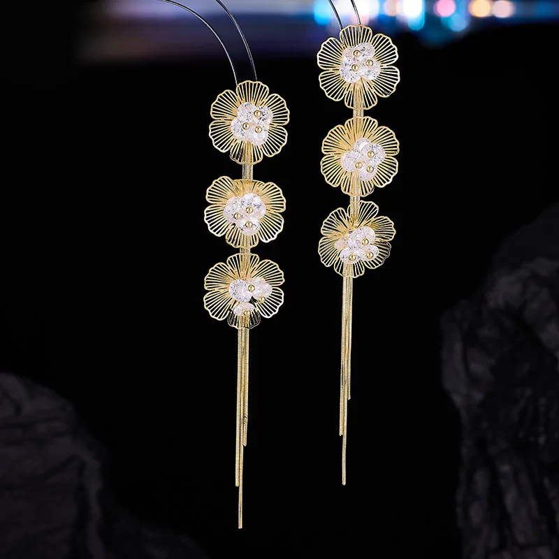 

New Chinese Style Super Fairy Dynamic Flower Tassel for Women, Light Luxury High-end Commuting Long Earrings with Silve