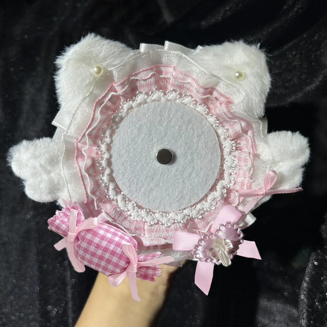 Cute and Adorable Plush Cat Ear Wing-Shaped Round Badge Holder, Suitable for Badges, Pins, Candy Bows, DIY Handmade Anime Cartoon Character Merchandise, Badge Display Stand, Decorative Ornament, Badge Holder, Badge Storage, Badge Clip