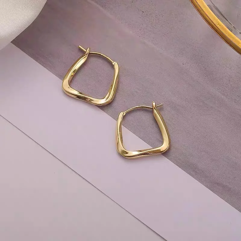 925 Sterling Silver Earrings Triangular Frames Cold Elegant Style Niche Design Simple Elegant Geometric Earrings for Women