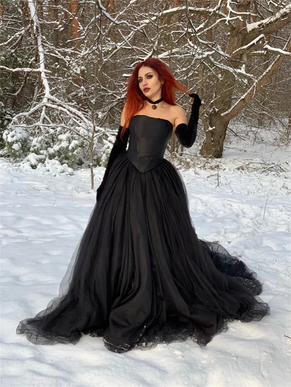 

Amanda Black Strapless Prom Dress With Glove Black A-line Tulle Sweep Train Vestidos De Fiesta Gothic Wedding Dress فساتين سهرة