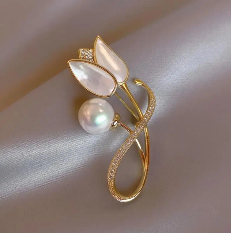 Luxury Rhinestone Tulip Flower Brooches Shiny Zircon Pearl Laple Pins For Women Dress Jewelry 2024 High Quality