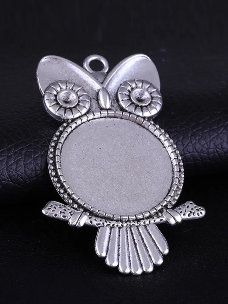 10 sztuk/partia sowa wisiorek ustawienia 20/25mm podstawy Cabochon Vintage Bezel taca dla majsterkowiczów akcesoria do wyrobu biżuterii akcesoria — zdjęcie 2
