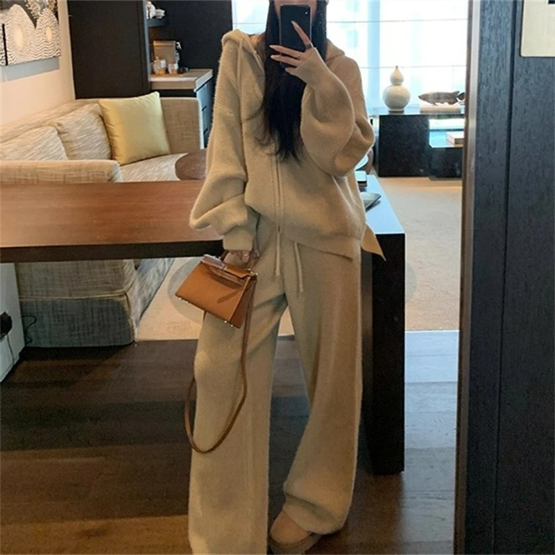 

Осень-зима 2026, новый стильный свитер с капюшоном и кардиганом, дизайн Sense, вязаный комплект из двух предметов на молнии для женщин