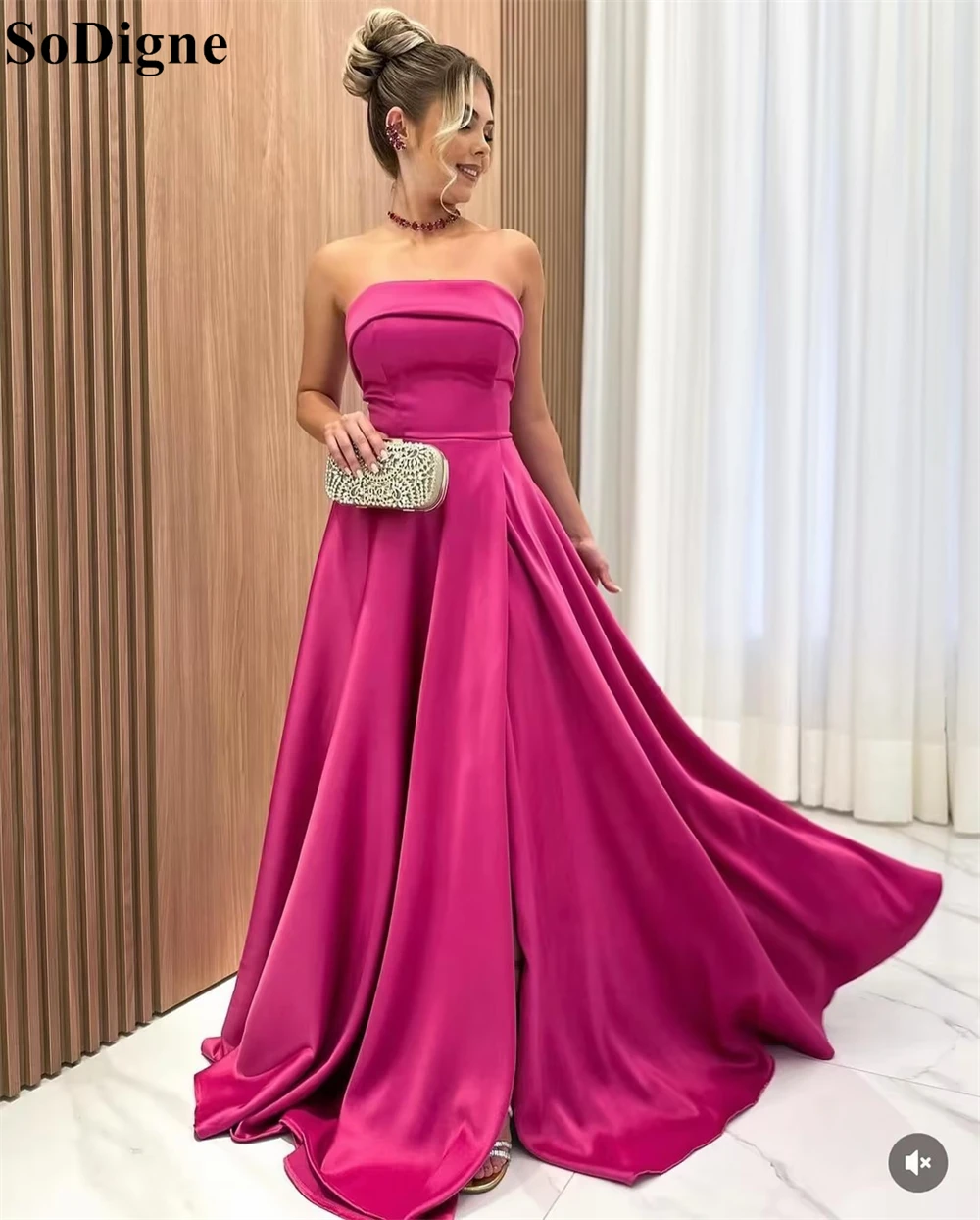 SoDigne Elegant Fuchsia ซาตินชุดราตรี A-Line Strapless Side Slit จีบชุดกิจกรรมอย่างเป็นทางการพรหม Gowns ที่กําหนดเอง