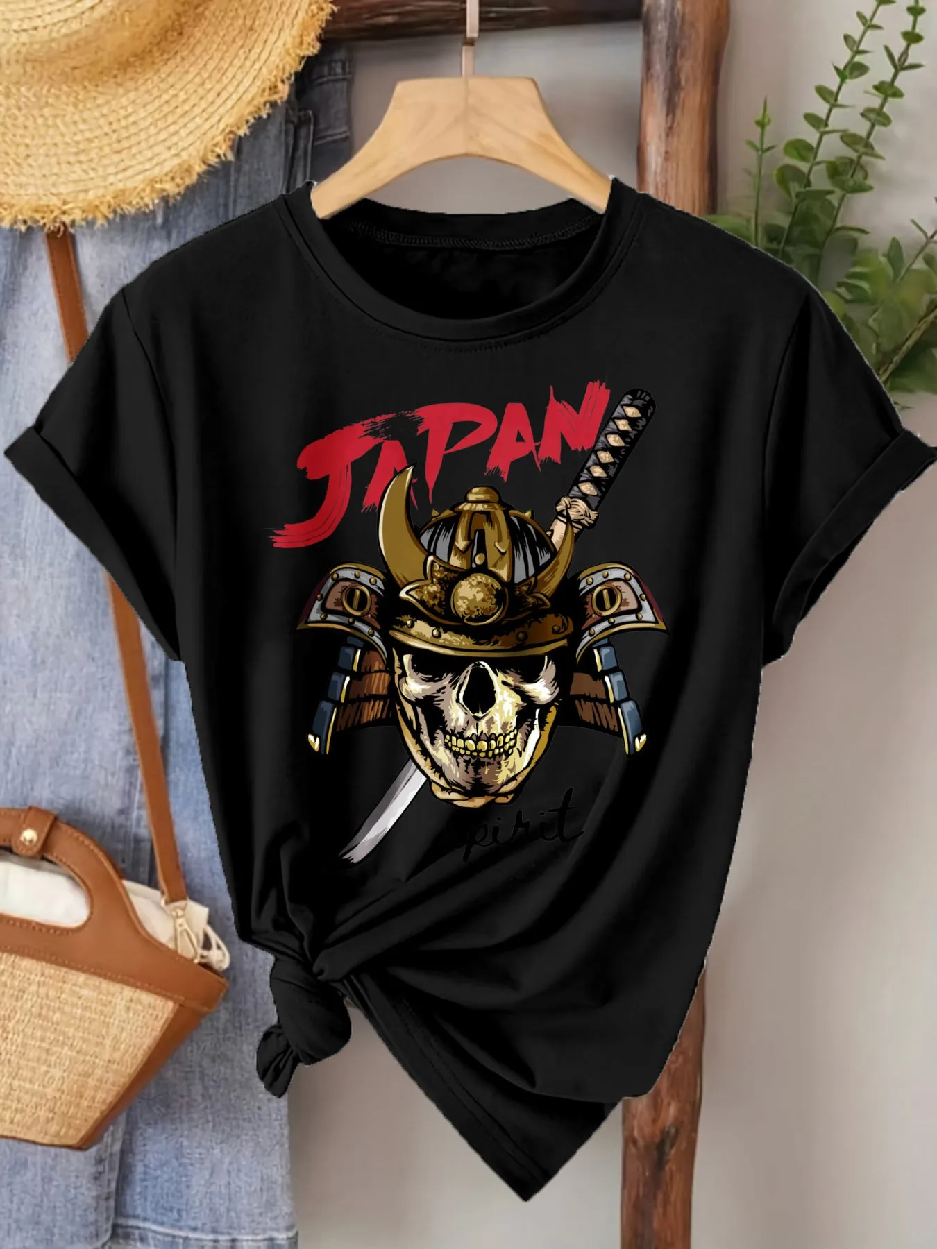 Samurai Skull Japanese Text Print T-Shirt - Eye-Catching Red Stylized Text on a Finely Detailed Samurai Skull, Featuring a Gorgeous Helmet, Armor, and Sword Elements. a Vintage Samurai-Themed Round-Neck Top, Suitable for Everyday Wear, Asian Cultural Events, Weekend Retro Art Hobby Gatherings, Casual Gatherings, Street Style, Vacations, Japanese Cultural Exhibitions and Travel, and Exquisite Samurai Skull East Asian Retro Art Casual Print Gatherings