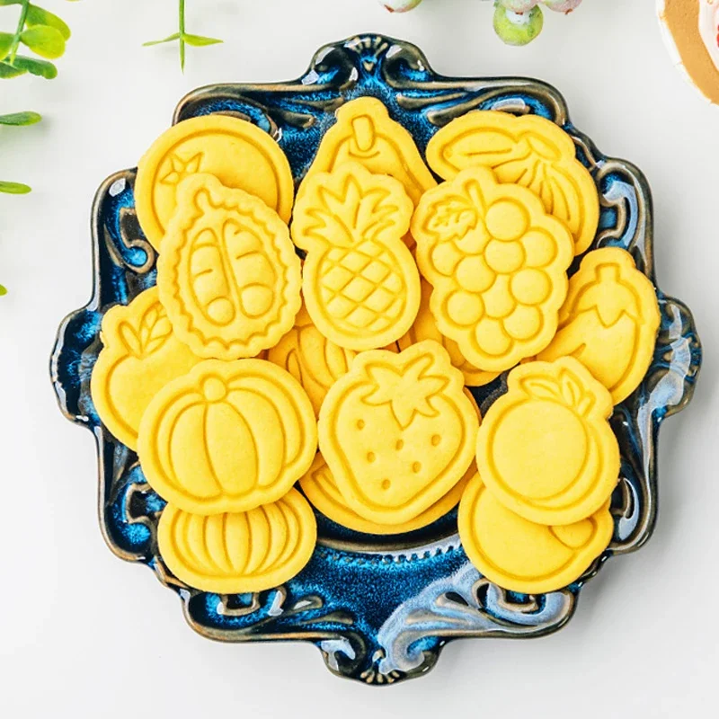 PLA Plastic Fruit Vegetable Shaped Cookie Cutter Chocolate Cake Fondant Decorating Tool Strawberry Pineapple Plunger Baking Mold