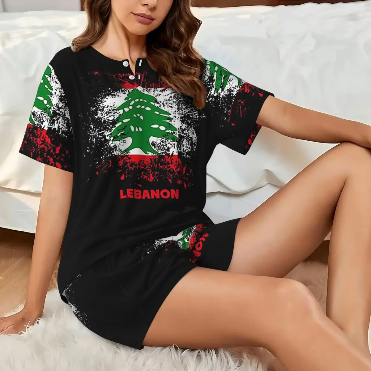 

Женский пижамный комплект с принтом флага Ливана: ночная рубашка с круглым вырезом и короткими рукавами, шорты.