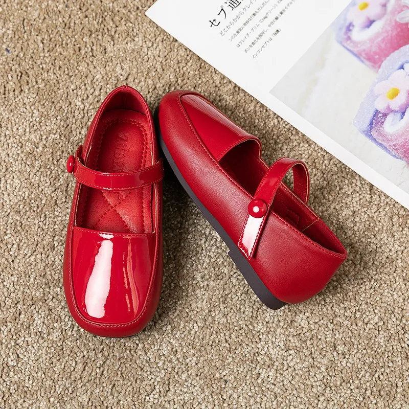 Zapatos de cuero rojo para niñas, calzado pequeño y sencillo de princesa con cabeza cuadrada, novedad de 2024