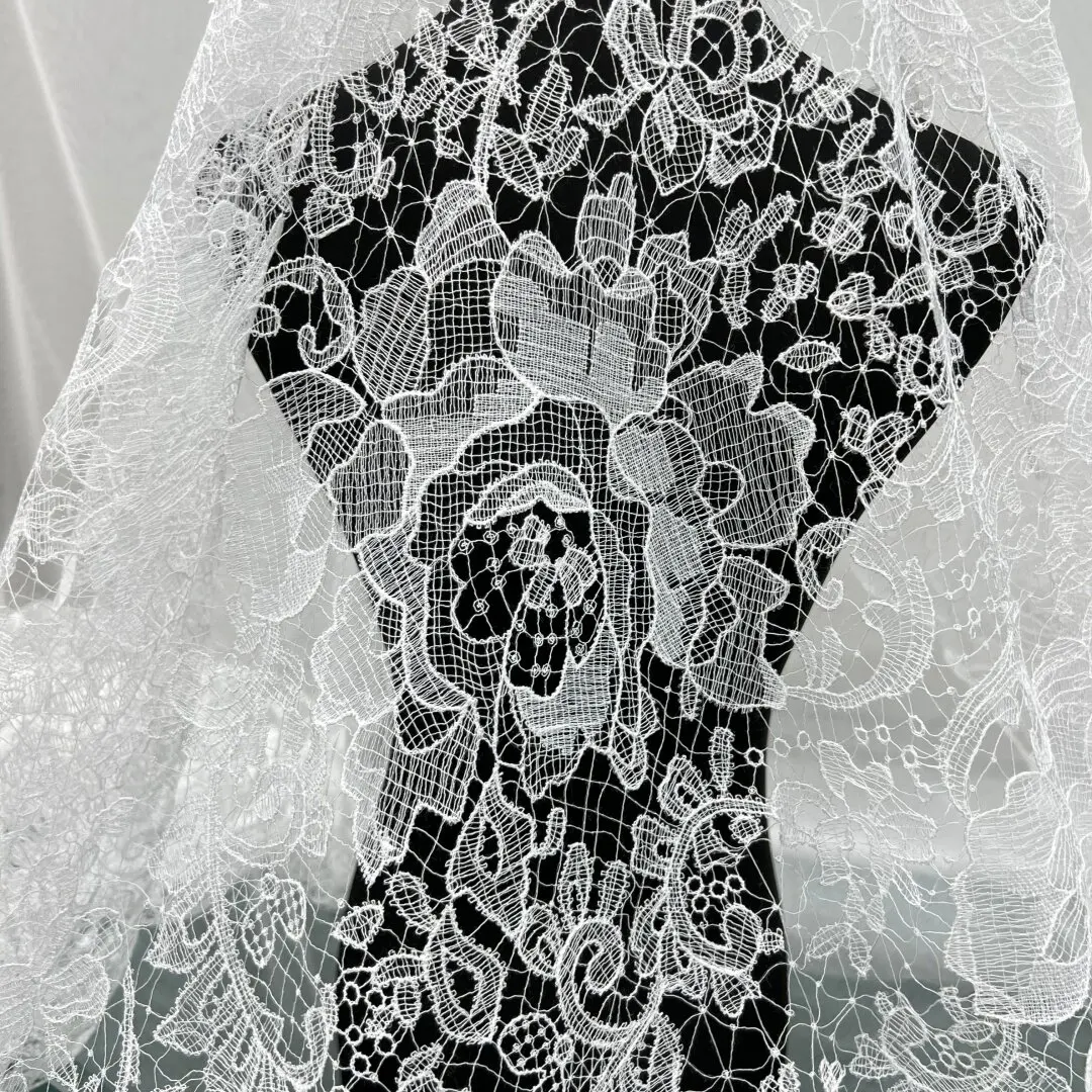 

Popular head veil big flower fish silk thread embroidered lace white hollow fabric for wedding and fabric adornment