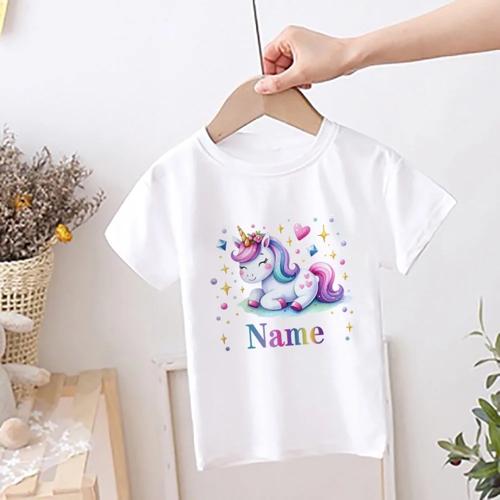 T-shirt de manga curta com unicórnio e nome para as meninas, roupas infantis, selvagem, personalizado, para o verão