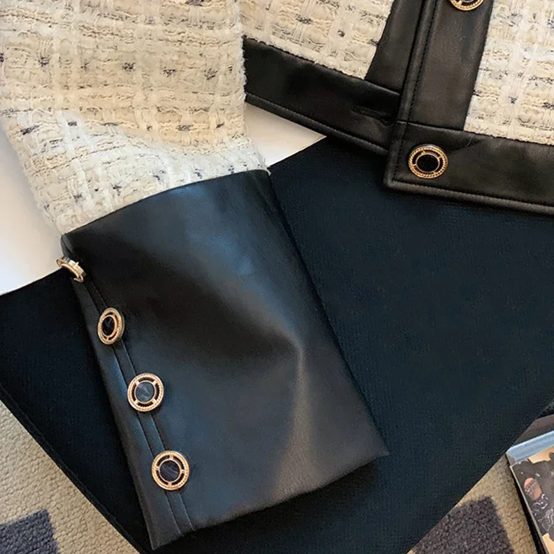 เสื้อแจ็คเก็ตทวีดวินเทจผู้หญิงหรูหรา PU หนังเย็บปะติดปะต่อกันเสื้อฤดูหนาวเกาหลีแขนยาวหนาออกแบบสั้นเสื้อแจ๊กเก็ต