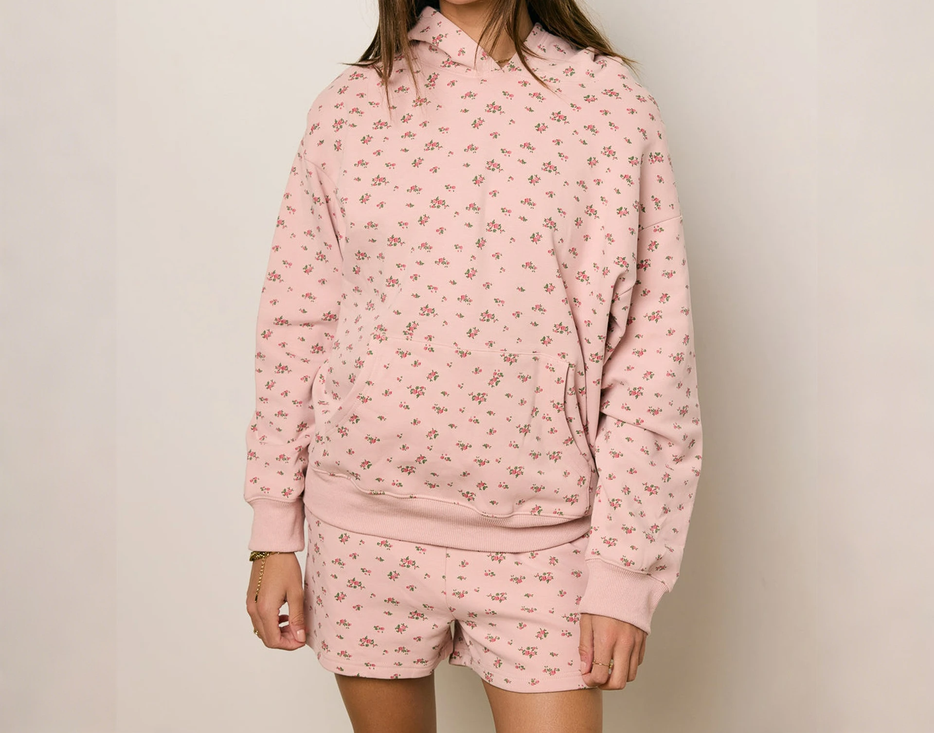 2025 Set da donna autunno e inverno Felpa con cappuccio casual floreale a vita alta Pantaloncini comodi Set da due pezzi per la casa