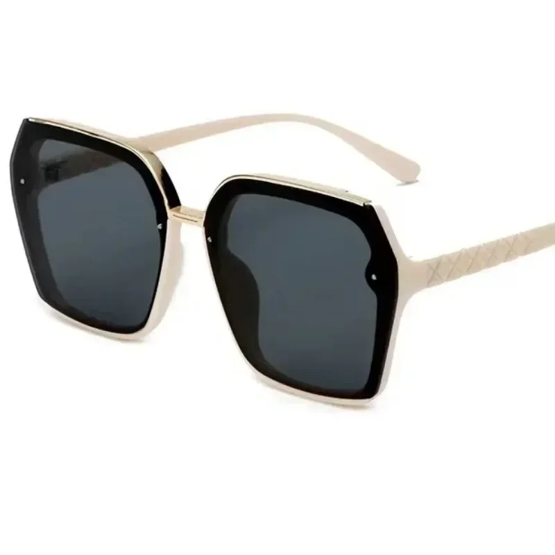 

2025 Summer New Fashion Sunglasses with Metal Embedding, Unique Simplicity, Summer Style, Trendy Sunscreen Sunglasses