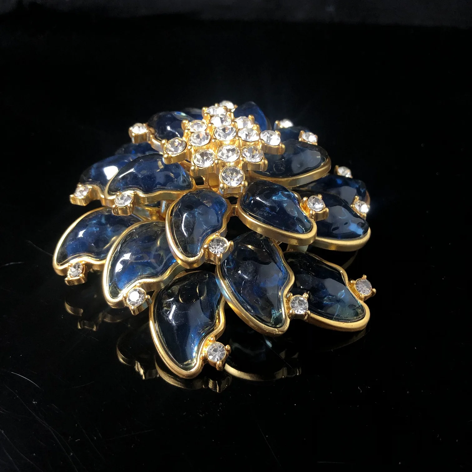 

Модная трехслойная брошь BLOSSOM, нишевая брошь-цветок, булавка для пиджака, аксессуары для брошей