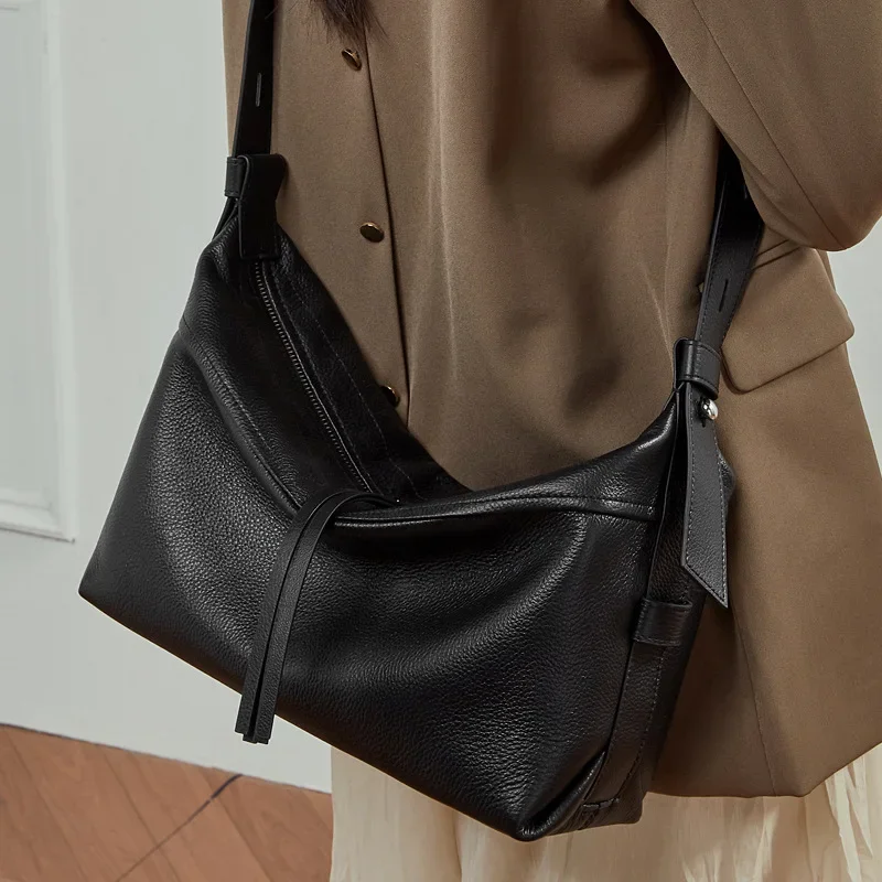 

2026 New Fashion Casual Versatile First-layer Cowhide Women's Bag Large-capacity Tote Messenger Leather Premium Feeling Bag