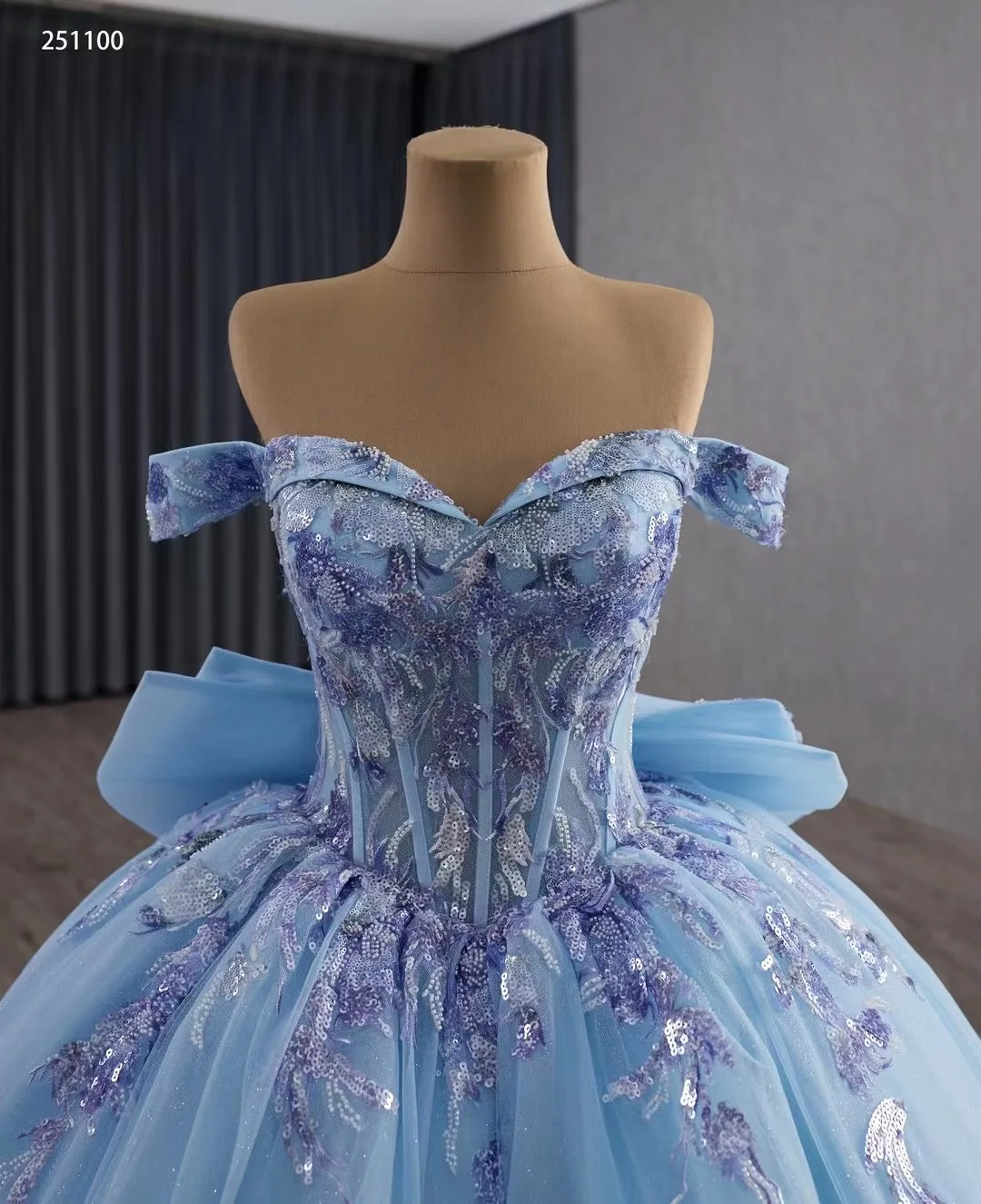 Abiti Quinceanera blu cielo Abito da ballo con spalle scoperte Applicazioni di perline Abiti messicani dolci 16 15 Anos personalizzati