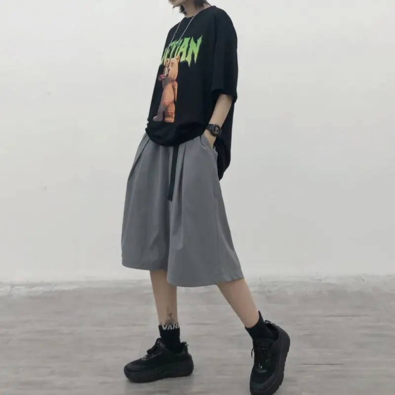 Pantaloncini casual larghi estivi solidi streetwear giapponese Pantaloni da cinque pollici a vita alta sopra il ginocchio da donna