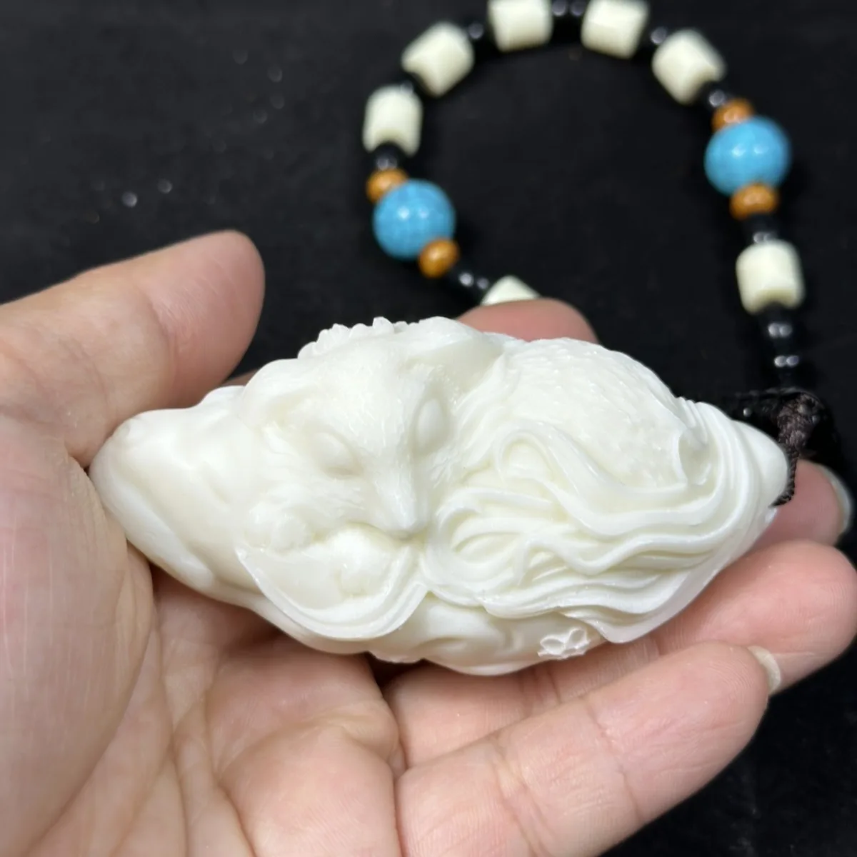 Hand Carved Tagua Nut Plum Blossom Nine Tailed Fox Figurine Bodhi Seed Hand Piece Wenwan Craft Ornament Gift