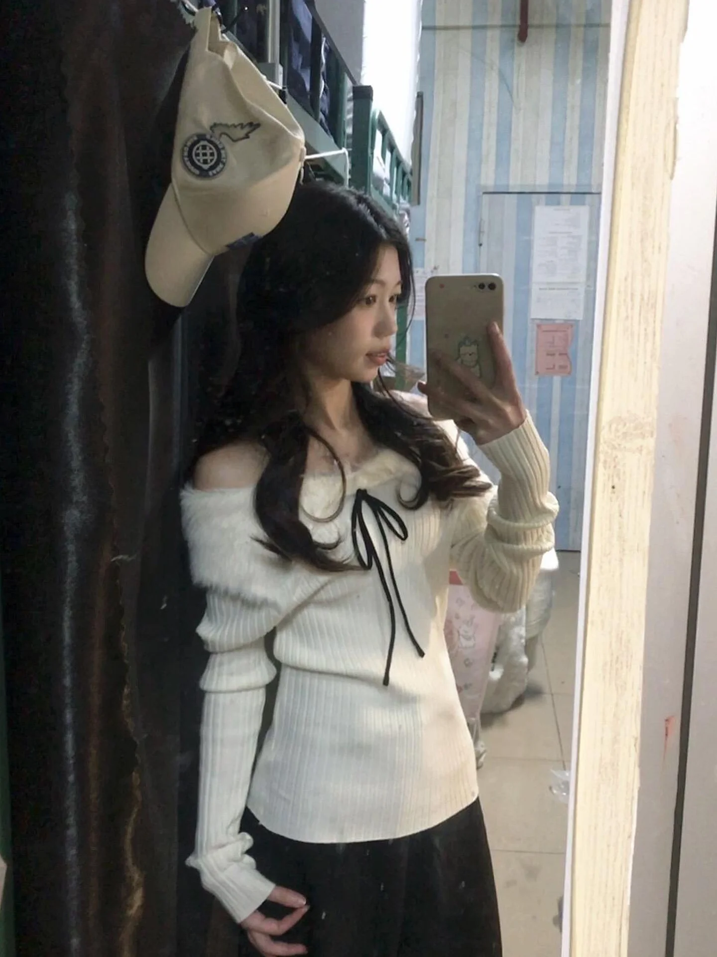 

FEMPILOT Korean Sle Knot One oulder Knitted Sweater Spring Slimming Versatile Commute Sle Long Sve roun...