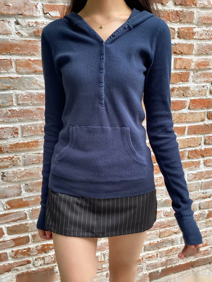 Damska koszulka z kieszeniami, kapturem, długim rękawem, z materiału wafelkowego, wiosenna, z siedmioma guzikami, granatowa, dopasowana, vintage, casual, streetwear, nowe t-shirty