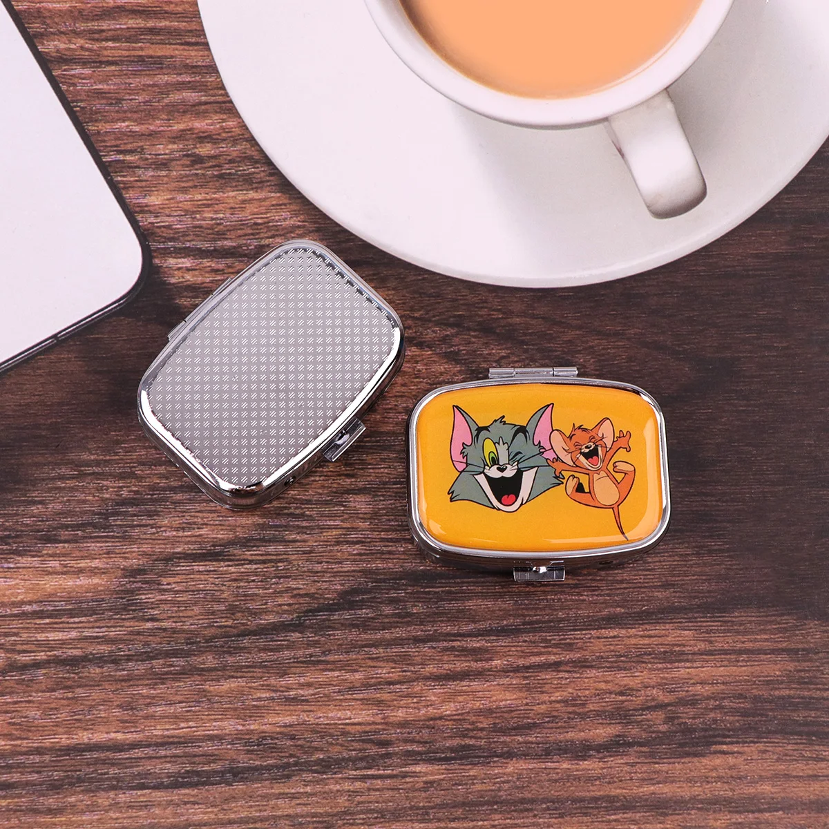 مضحك الكرتون الحيوان حبة صندوق مقسمة معدن مربع حبة صندوق السفر المحمولة الفاصل الطب حالة صغيرة حبة الحاويات صندوق