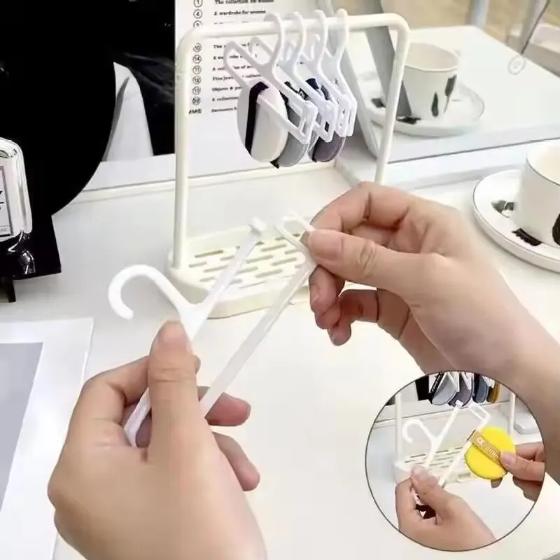 Bjd Puppe Kleidung Lagerung Rack 20 cm Schuh Display Rack Puppe Mini Labubu Kleiderbügel Lagerung Box Kleidung Unterstützung Rack Kinder geschenk