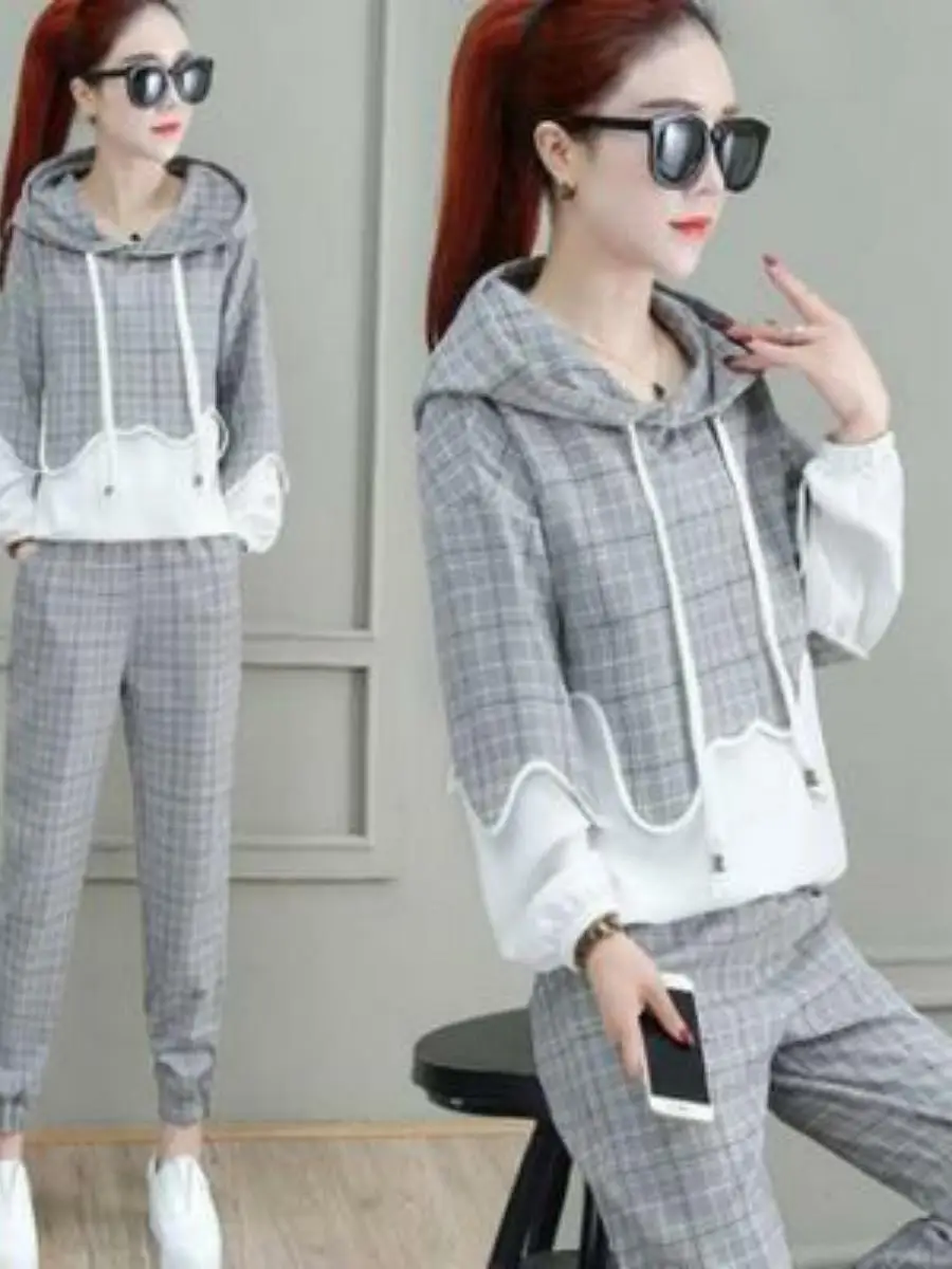 

Модный осенний комплект из двух предметов: свитшот и брюки для женщин, стройнящий силуэт, профессиональный стиль, для невысоких, деловой образ