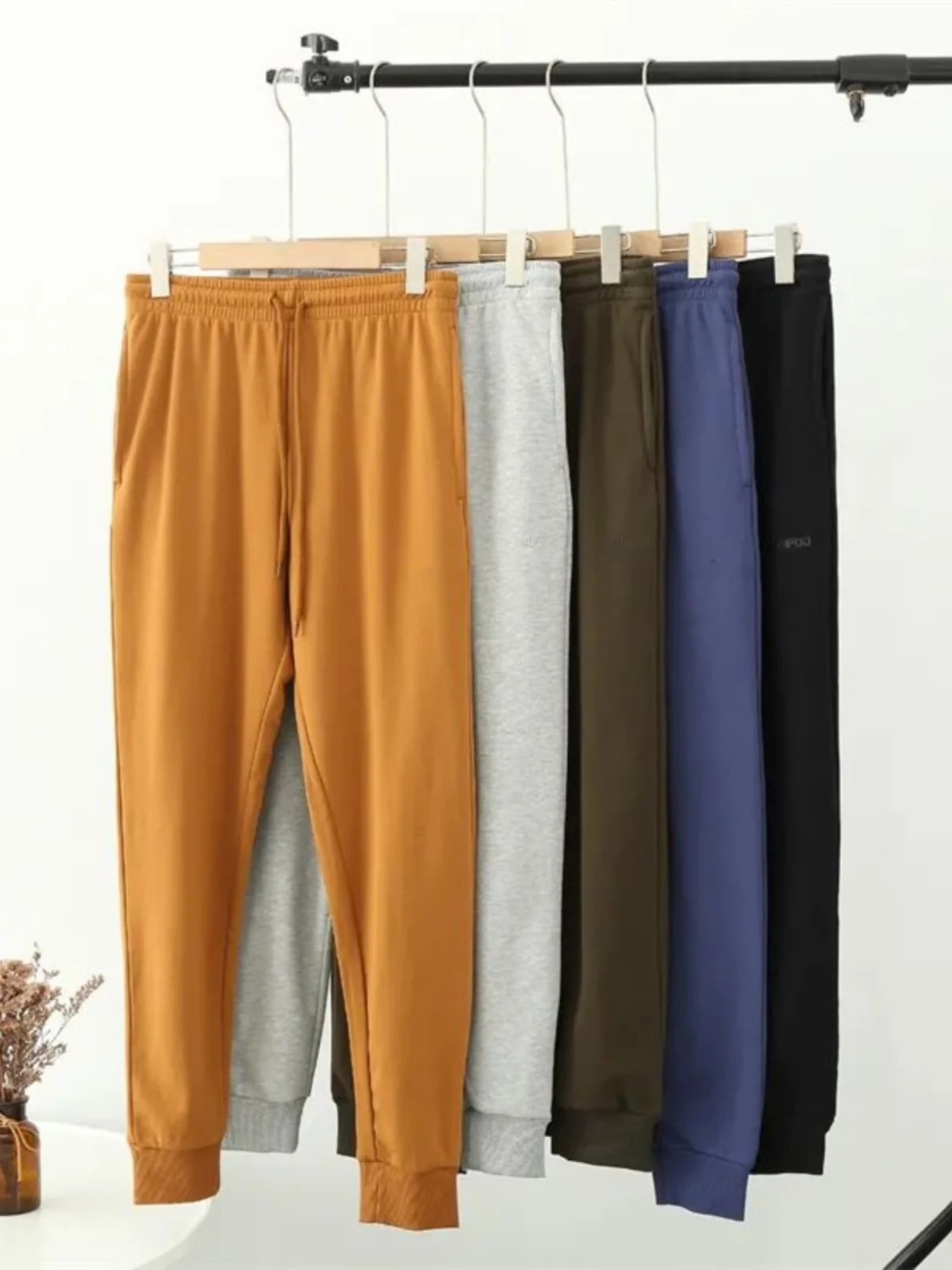 

Новинка 2023 года, облегающие спортивные повседневные брюки, осенне-весенняя модная мужская одежда, узкие леггинсы, брюки для отдыха с манжетами