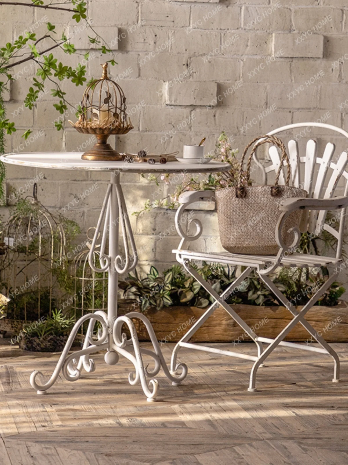 French Art round Tea Table B & B Small Apartment Retro Distressed Iron Small Table and Chair