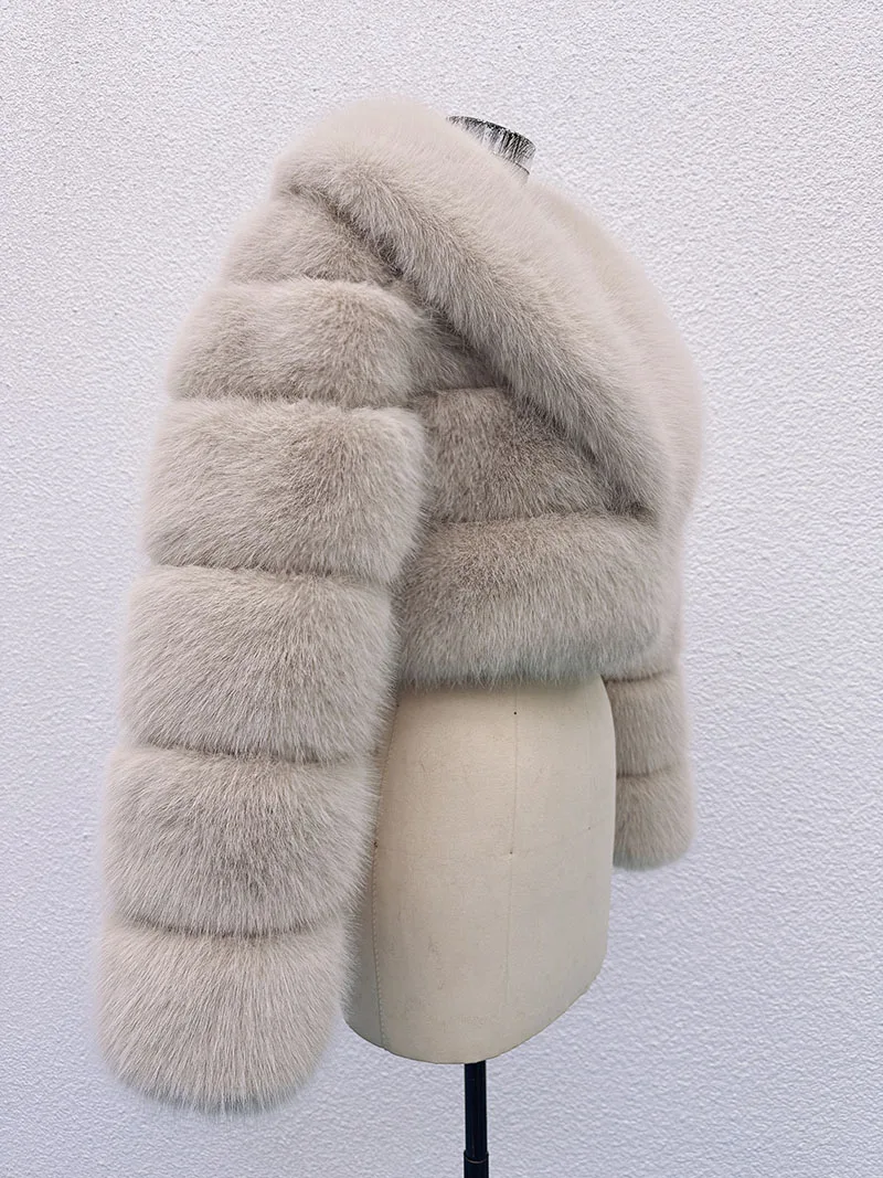 Iconic Street Fashion Week Luxury Cropped Faux Fur Coat Women Winter Hot Cool Girls Fluffy Fur Short Jacket