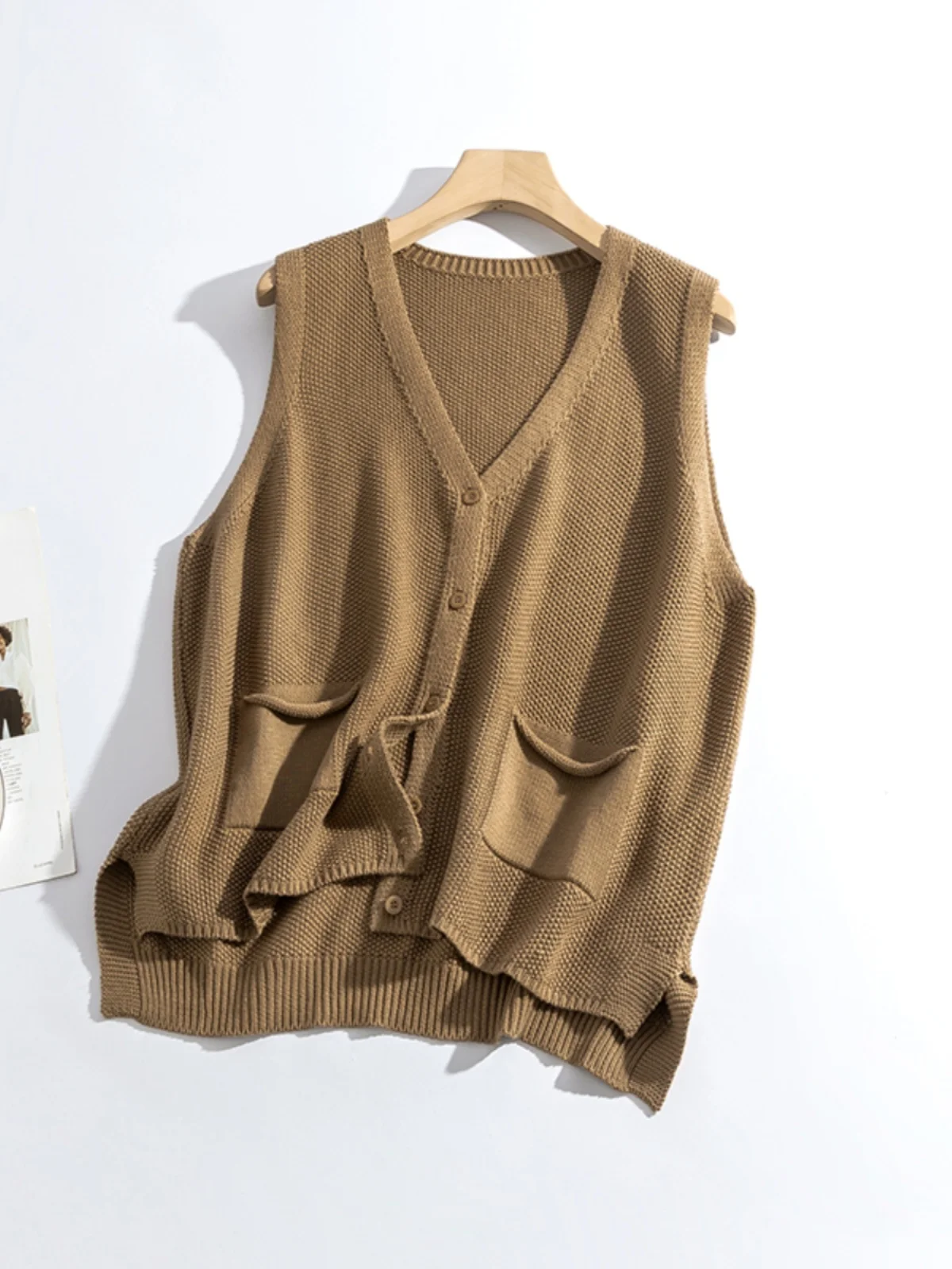 

High Quality Spring and Autumn Knitted Vest for Women's Winter Outerwear, Irregular Sweater, Camisole, Layered Sleeveless Jacket