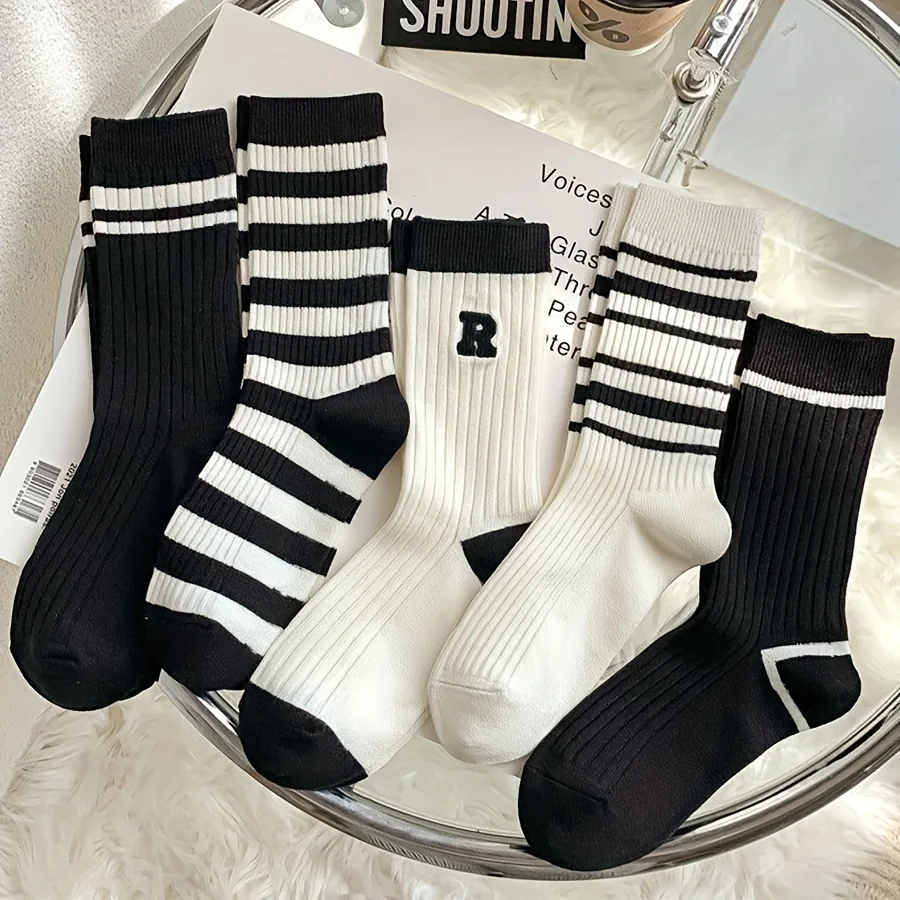 

5 pairs of black and white mid tube socks, fashionable and comfortable, neutral style, women's long tube socks and stockings