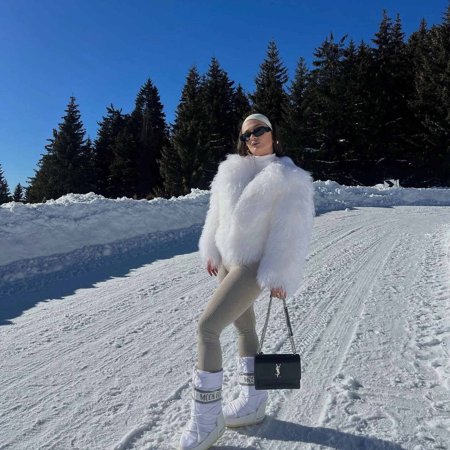 

Aulande Women Jacket Winter Real Fur Coat Woman Winter Warm 100% Natural Mongolian Sheep White Short Sheepskin High Quality