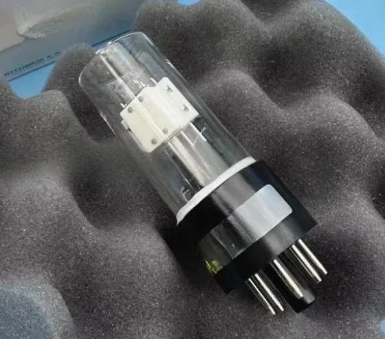 

JASCO V550, V700 5330-0094C Спектрофотометр Hamamatsu Deuterium L2D2 Лампа L6408-01