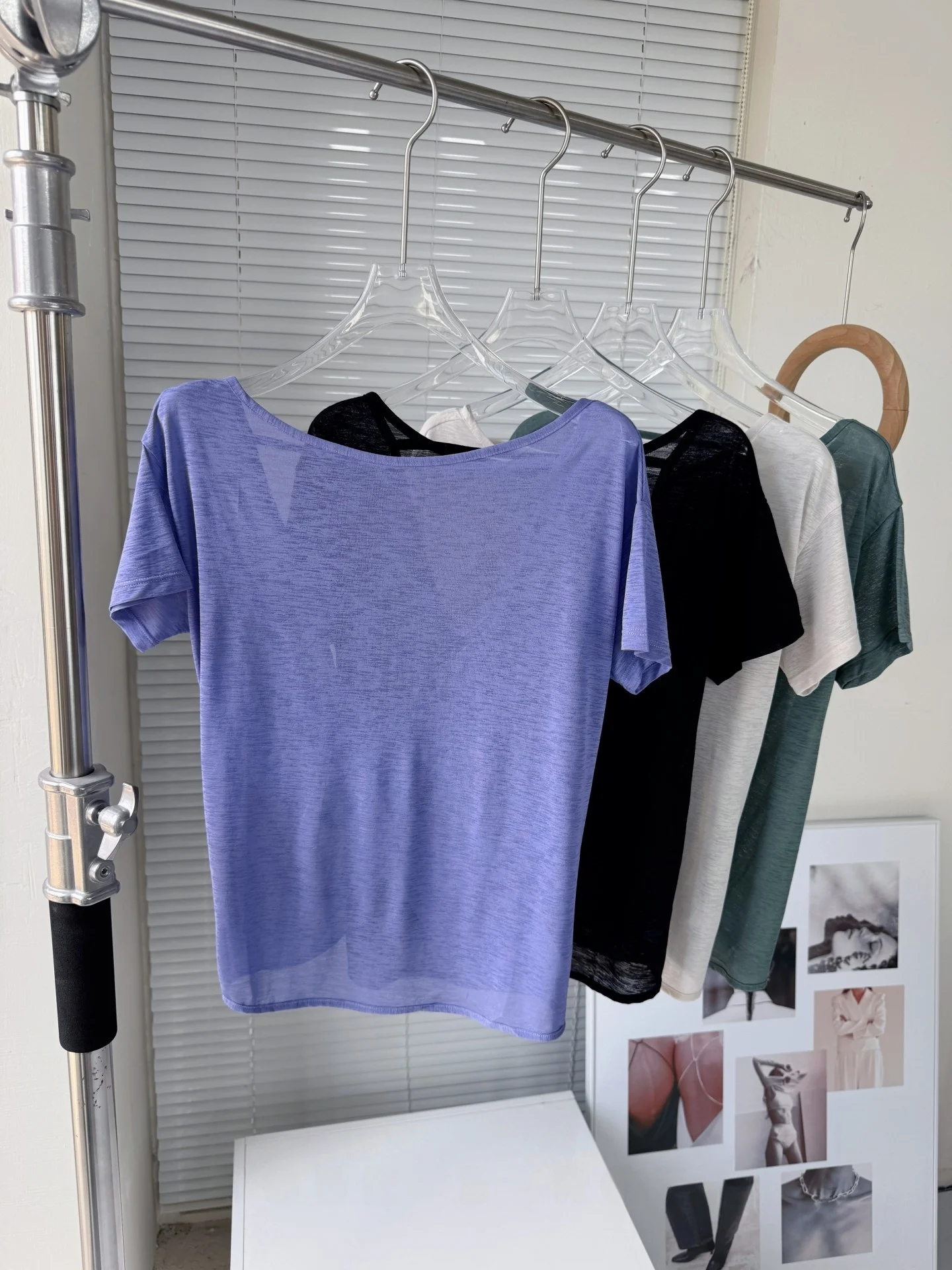 Women's Sporty Backless Yoga Top Quick Dry Loose Thin Fitness Clothes Beautiful Back Slim Short Sleeve Running T-Shirt