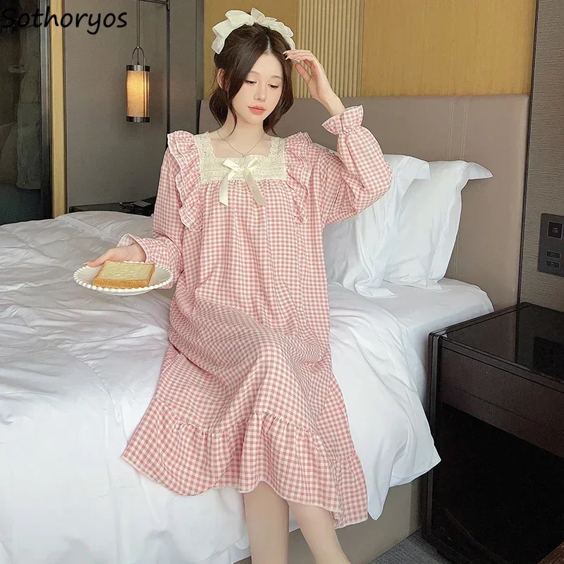 

Клетчатые ночные рубашки женские с расклешенными рукавами свободные эстетичные пижамы милые нежные оборки домашняя принцесса универсальные девичьи весенне-осенние