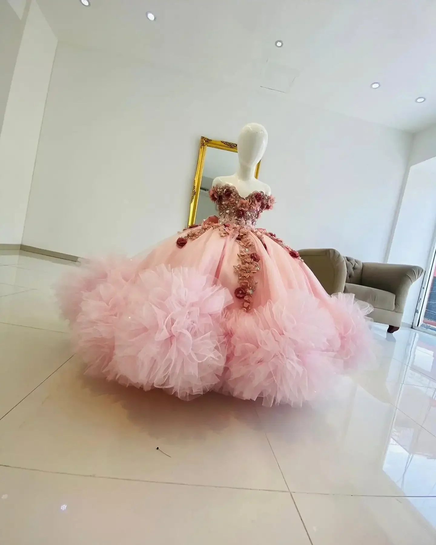 Ultra-luxurious Pink Flower Girl Dresses Luxury Flowers Applique Crystal Bow Infant Princess Birthday Ball Gown Customized