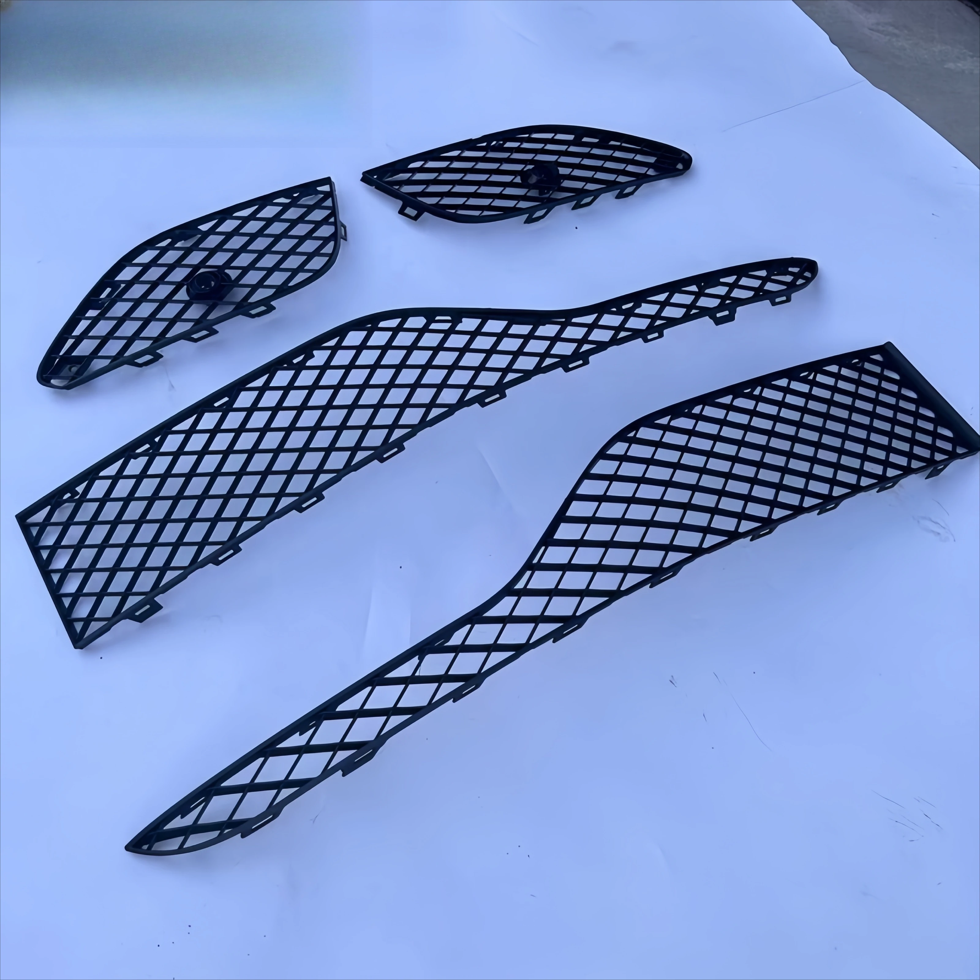 

4 Pieces OEM 3W3807647D/3W3807648D/3W3807681Q/3W3807682Q Black Plastic Grille For Bentley Continental GT GTC 2016-2018 New