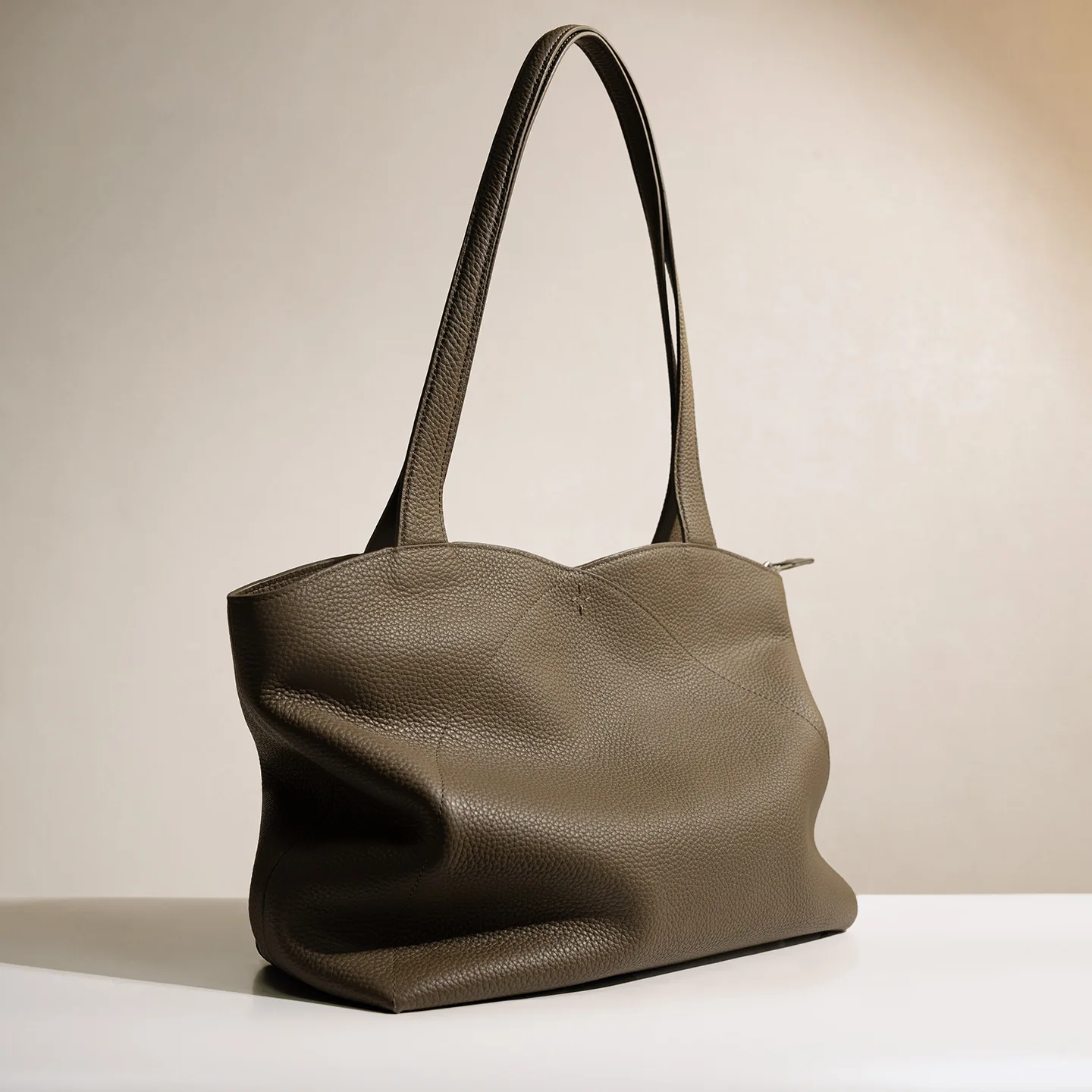 

2026 Tote Bag Large Size Top-grain Cowhide Commuter Large Capacity Simple and Versatile Shoulder Bag