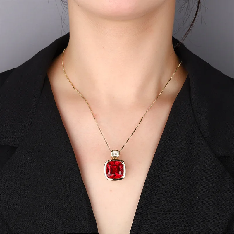 New Jewelry Red Corundum Gold Vintage Exquisite Pendant Necklace Main Stone 16*16