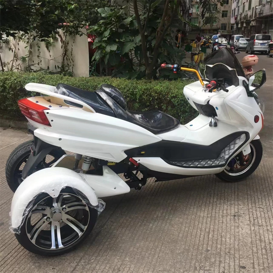 Three wheeled motorcycle