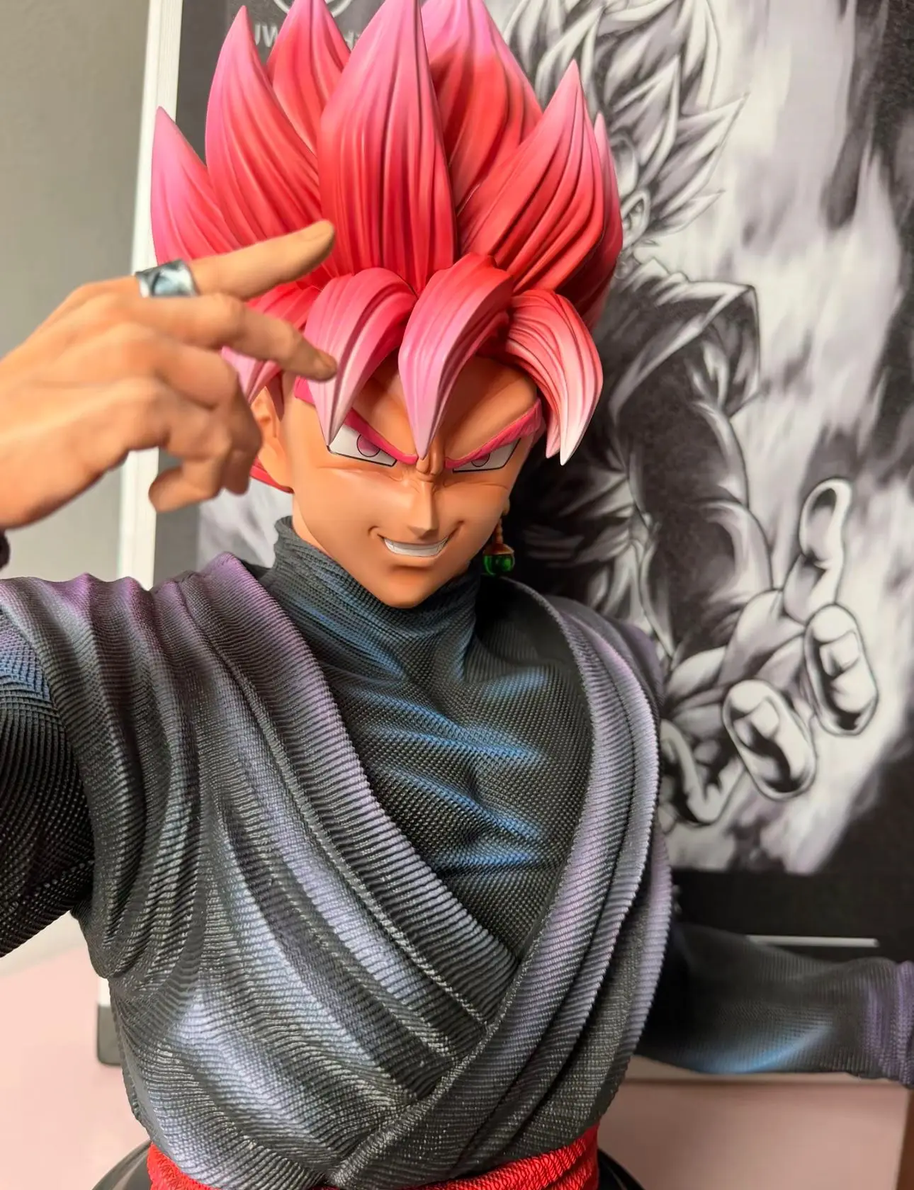 Nuovo 1/2 Dragon Ball Anime Figura Super Saiyan ROSA Perimetro Modello In Resina Avanzata Statua Decorazione Ornamenti Regali di Capodanno Giocattolo